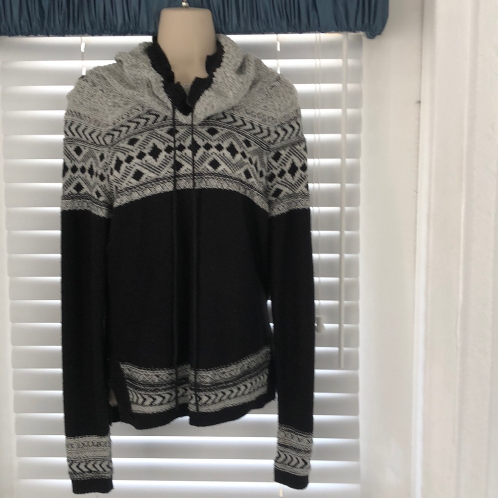 Cute warm sweater!!